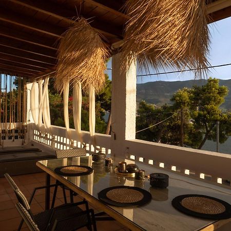 Seaview Apartment - Poros Relaxing Beachfront Flat Poros Town المظهر الخارجي الصورة