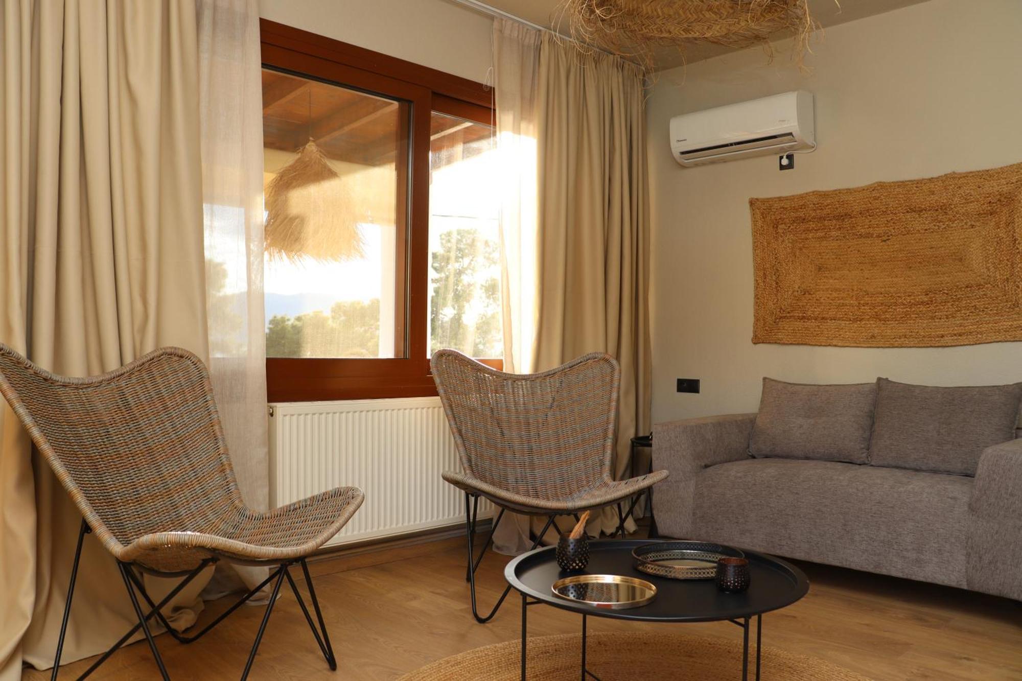 Seaview Apartment - Poros Relaxing Beachfront Flat Poros Town المظهر الخارجي الصورة