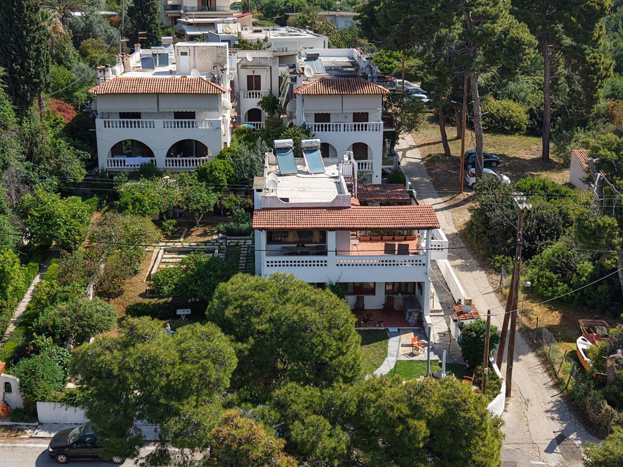 Seaview Apartment - Poros Relaxing Beachfront Flat Poros Town المظهر الخارجي الصورة