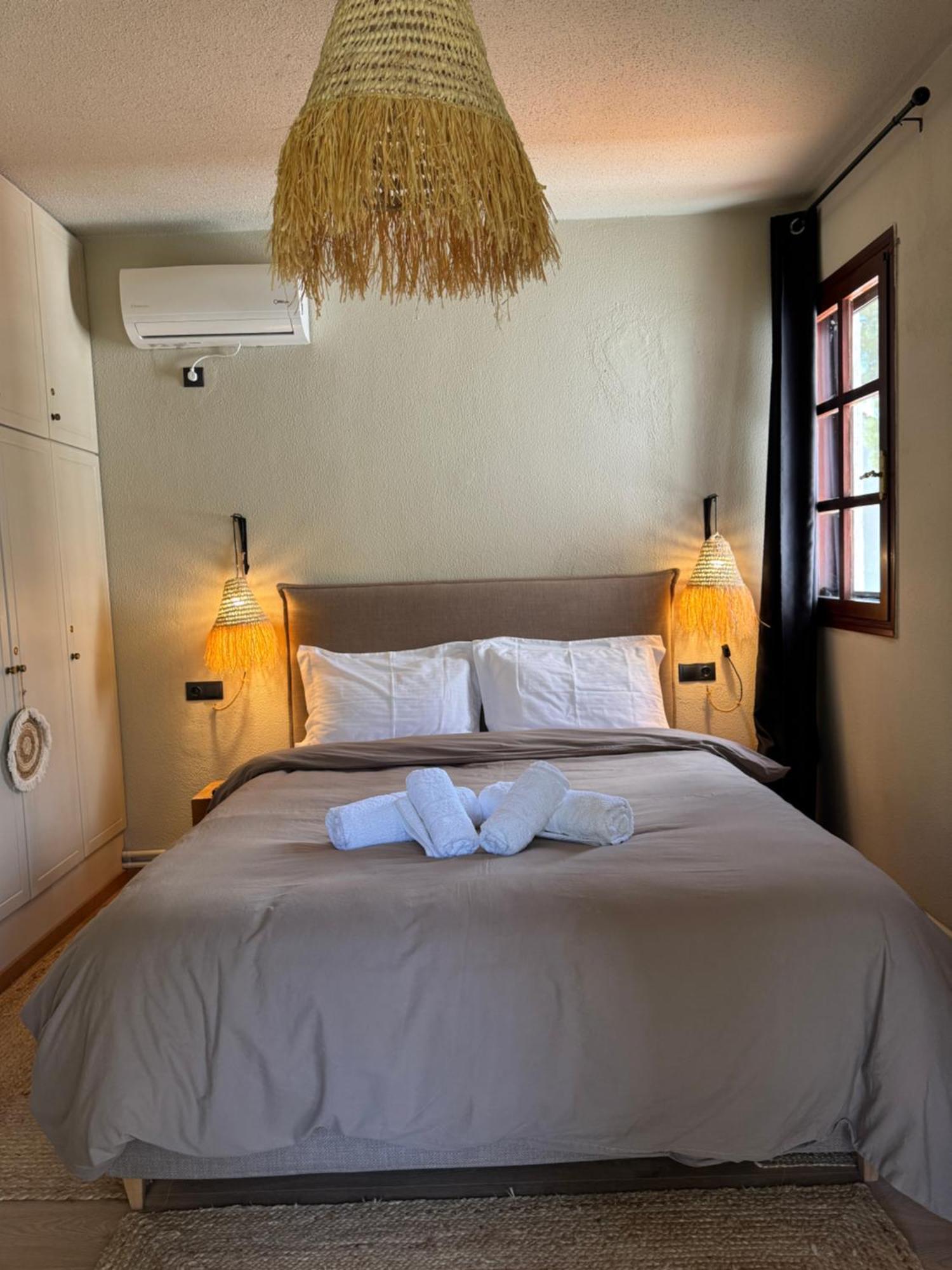 Seaview Apartment - Poros Relaxing Beachfront Flat Poros Town المظهر الخارجي الصورة